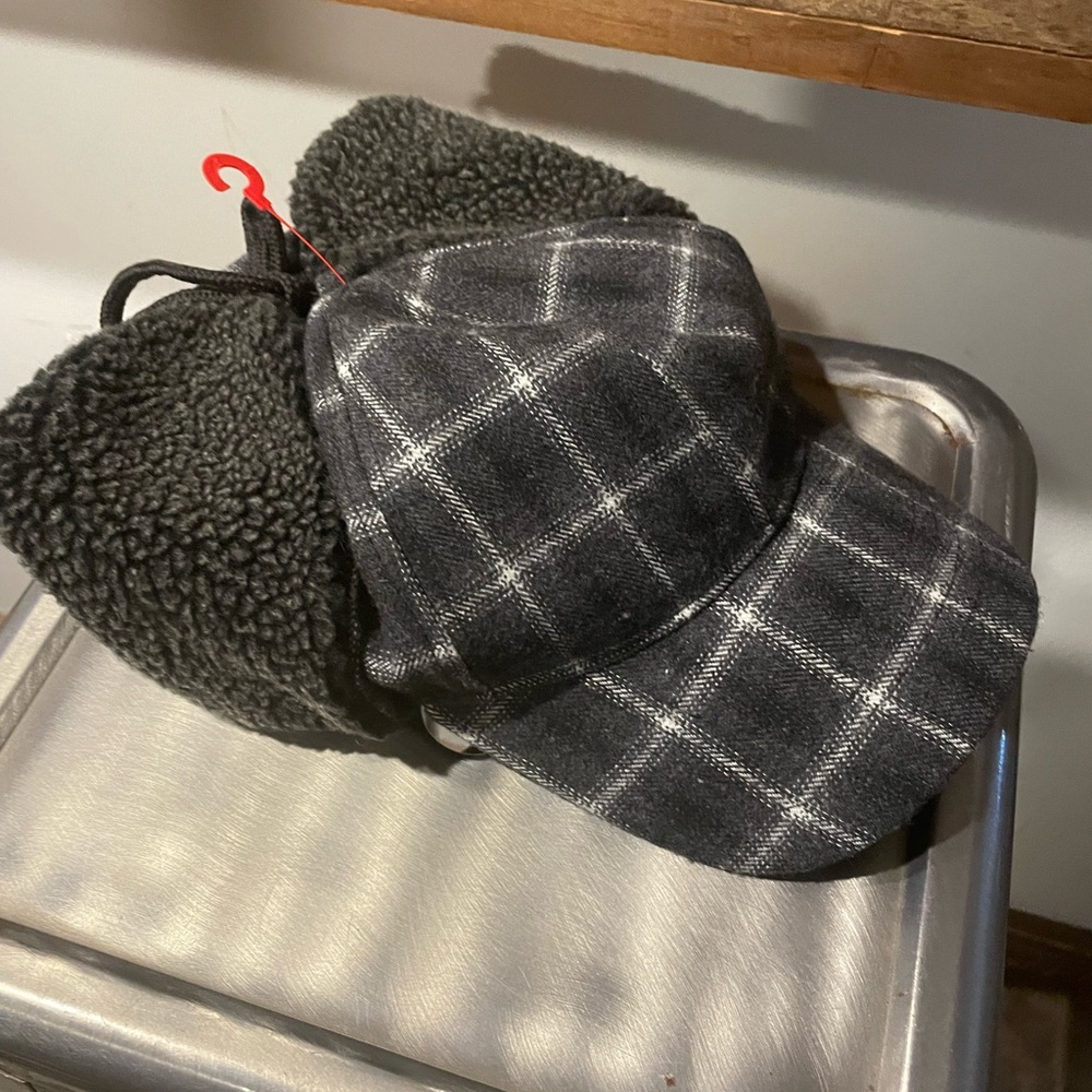 Broner Hats~ grey plaid winter hat, Men’s Large